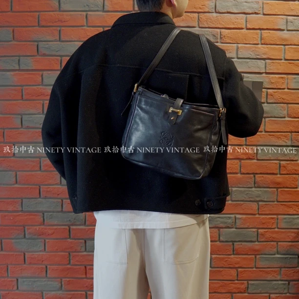 95新 LOEWE/罗意威 黑色logo休闲单肩斜挎 相机包 男包