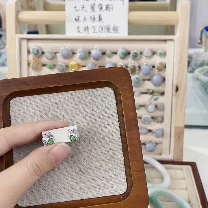 翡翠未镶嵌颈饰天然翡翠Ａ货