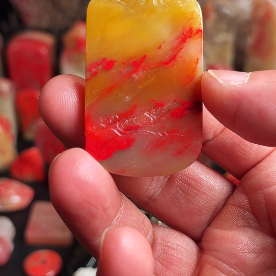 条***哥其他巴林石巴林福黄冻鸡血石挂件