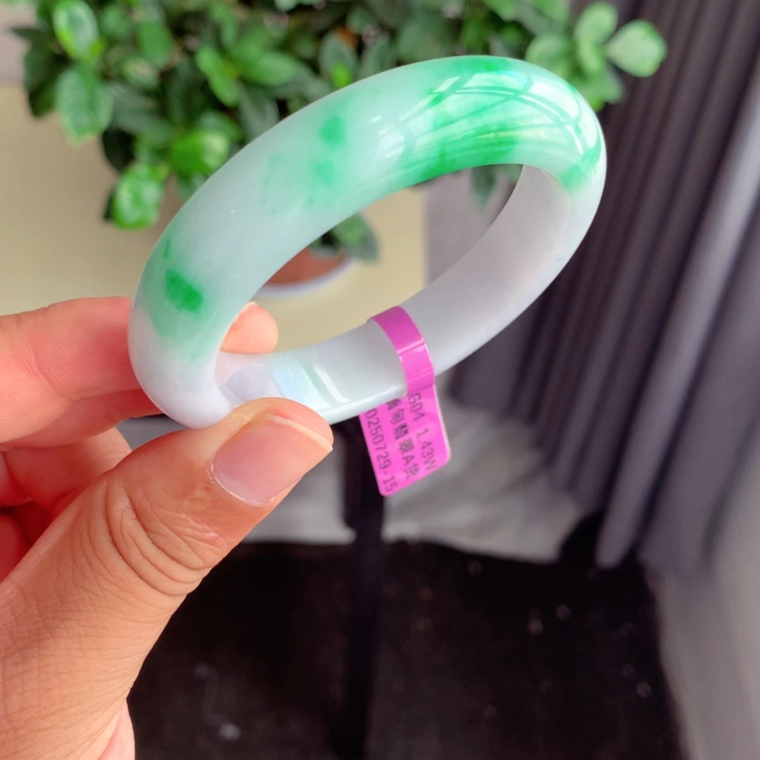 翡翠手镯未镶嵌缅甸翡翠