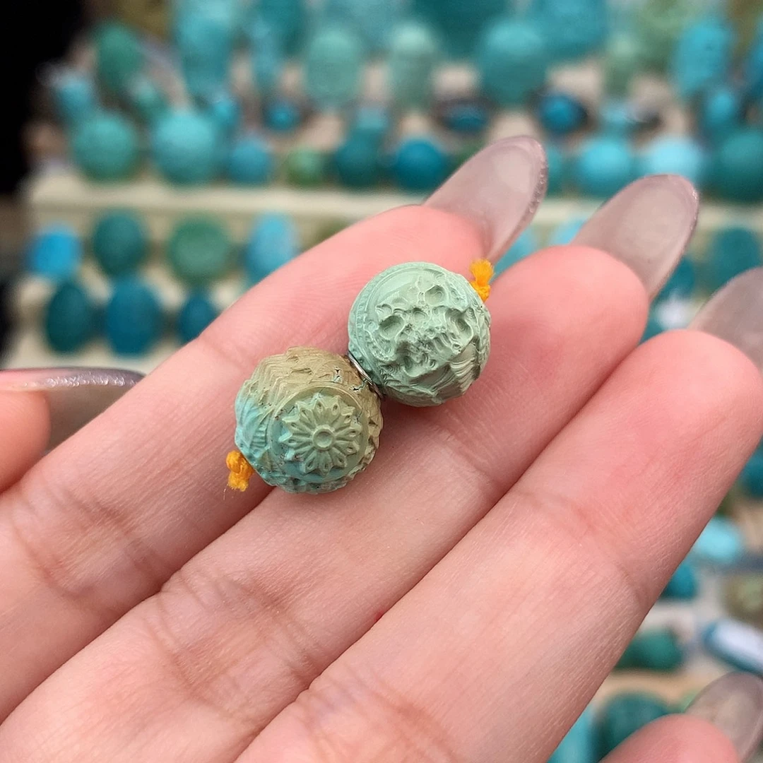 绿松石未镶嵌珠宝奇石