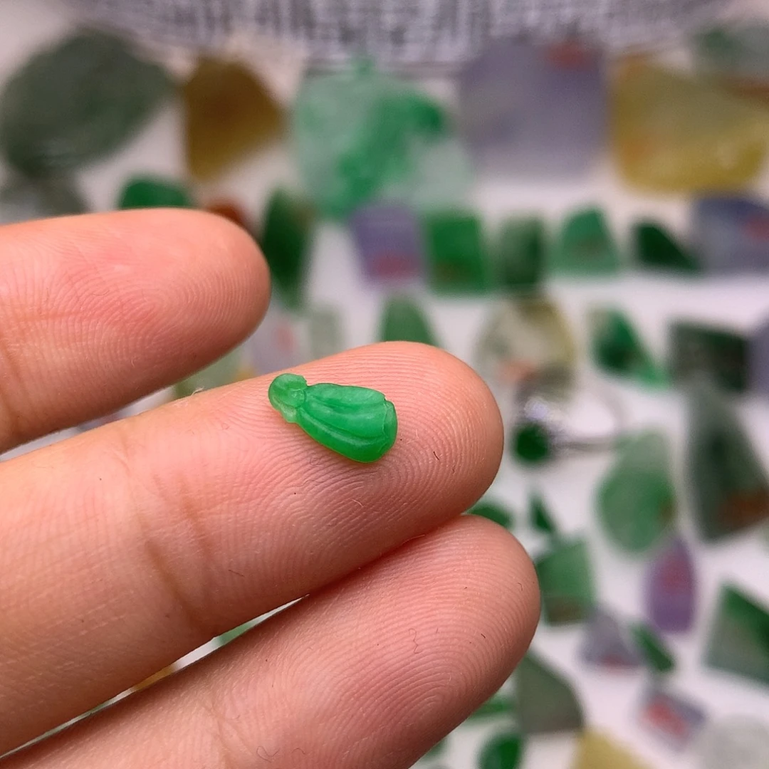 定制翡翠未镶嵌天然翡翠定制