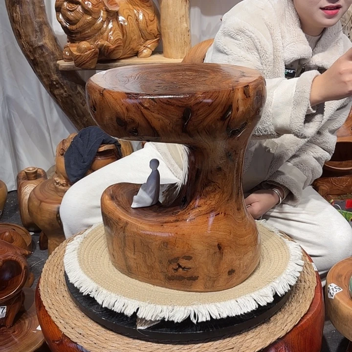 香樟木香樟木根雕凳子一物一拍编号234长32宽29高41