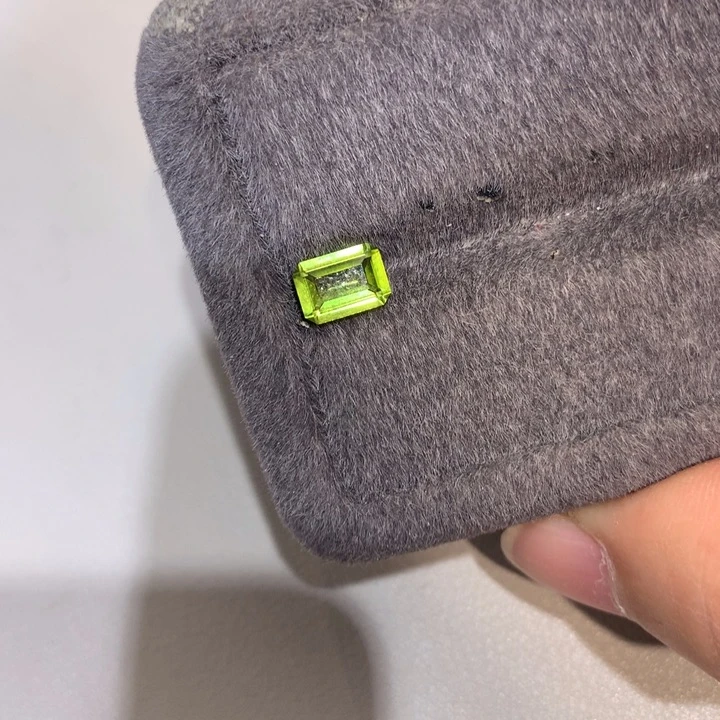 橄榄石裸石未镶嵌1.145克拉