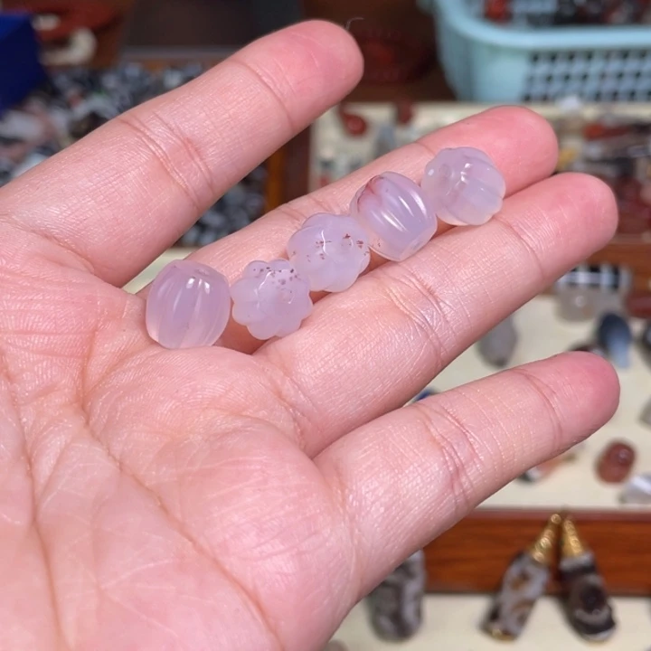 南红玛瑙未镶嵌颈饰70保山冰紫