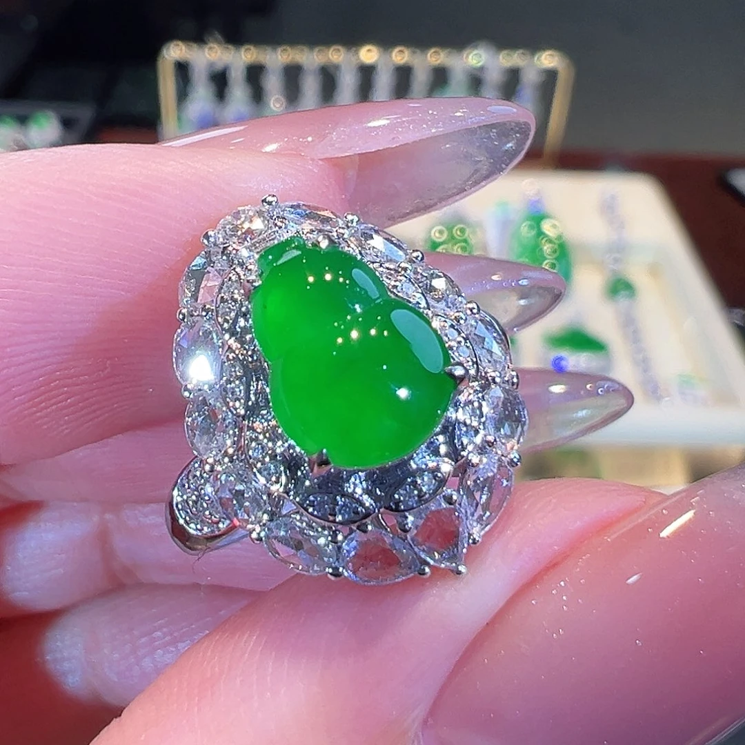 翡翠戒指18K金镶嵌翡翠