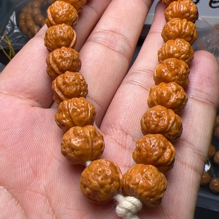 猴头核桃吊坠哦了咯脚