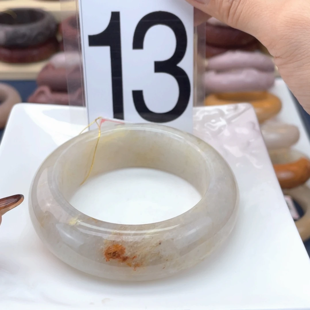 【闪购商品】石英质玉手镯未镶嵌