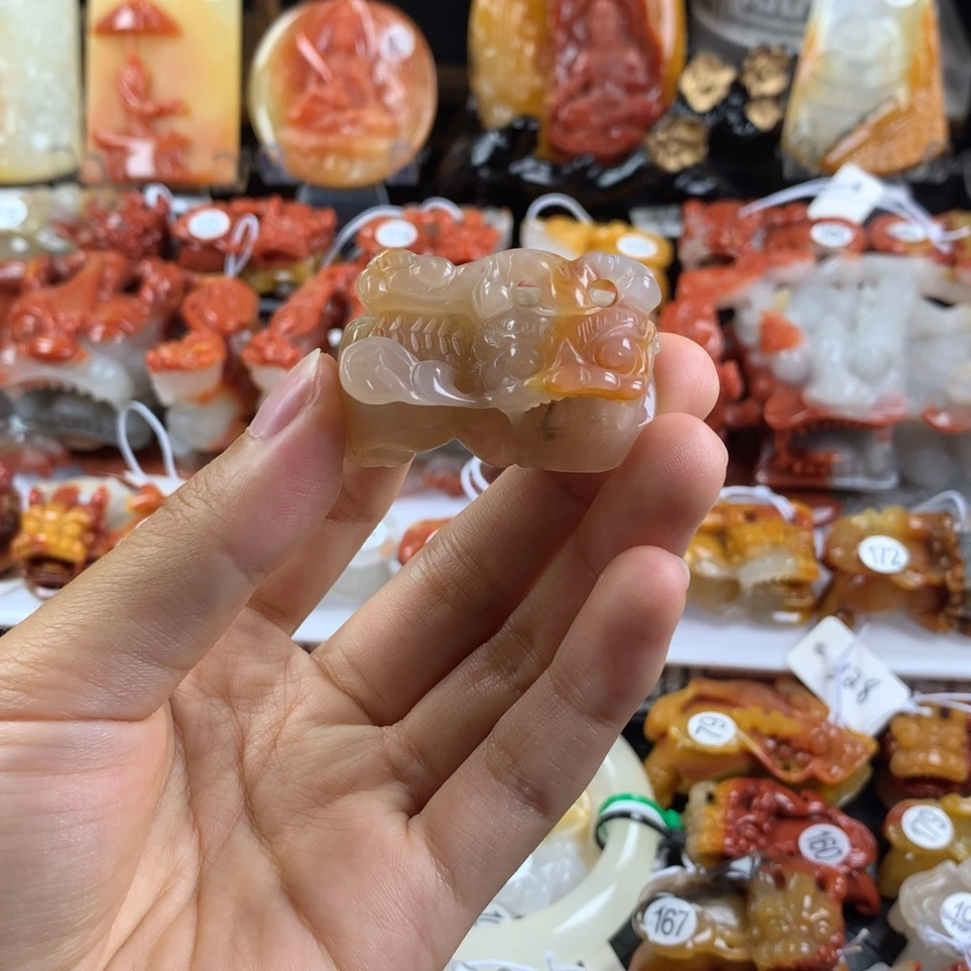 石英质玉（黄龙玉）未镶嵌挂件