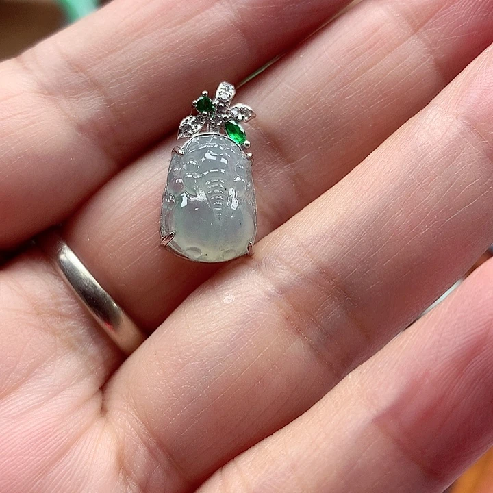 翡翠银S925镶嵌颈饰翡翠