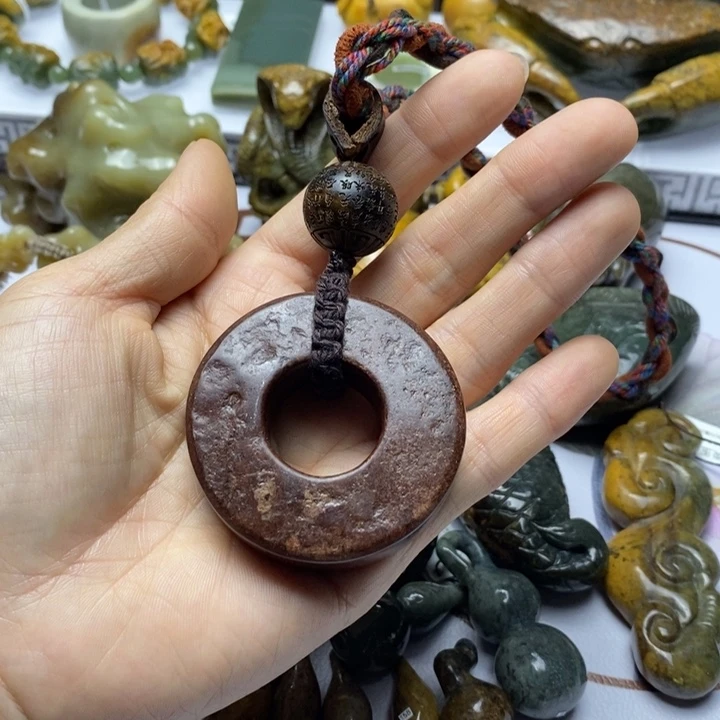 透闪石质玉手把未镶嵌谜