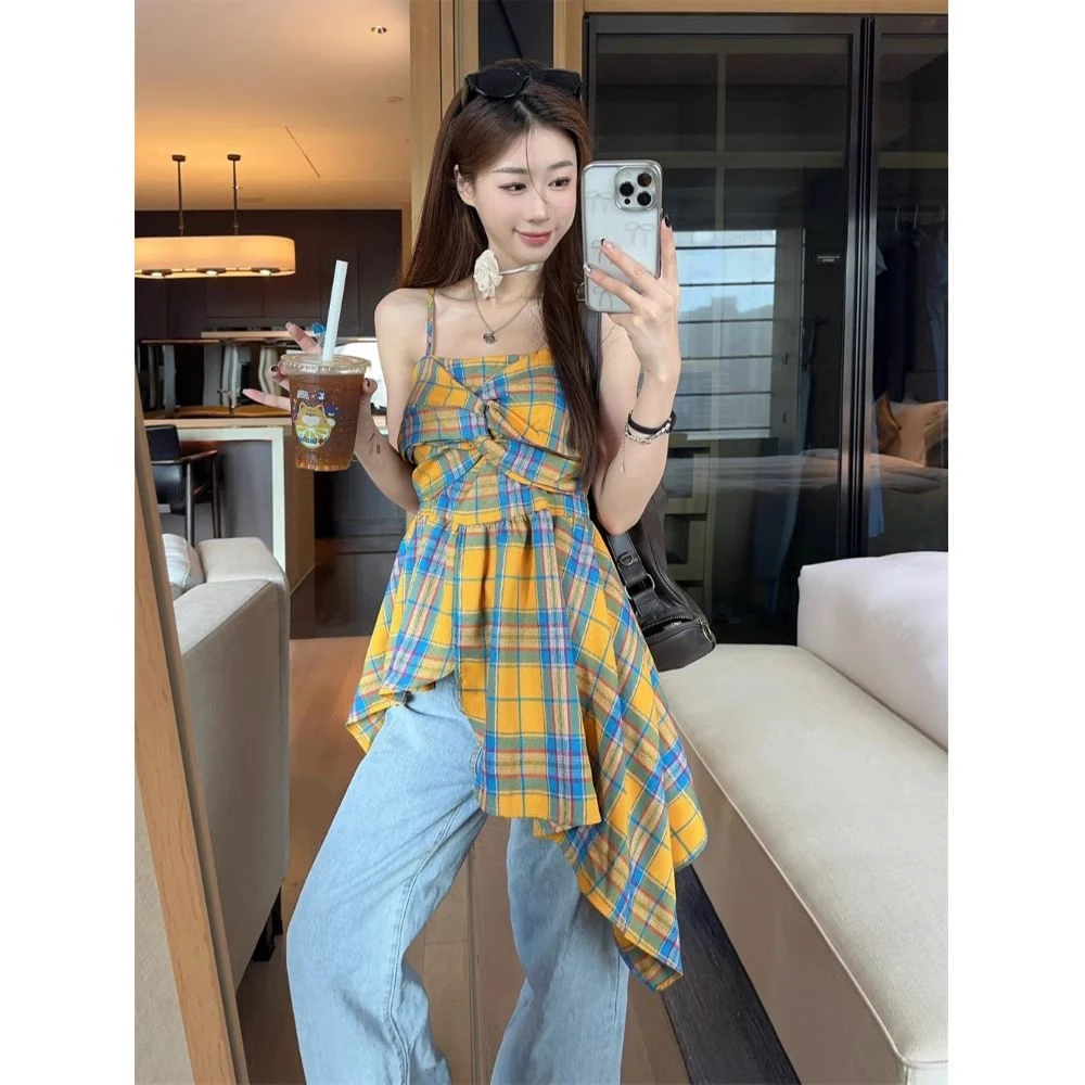 黄色格子小吊带抹胸女新款度假风显瘦无袖上衣夏季薄款高腰牛仔裤