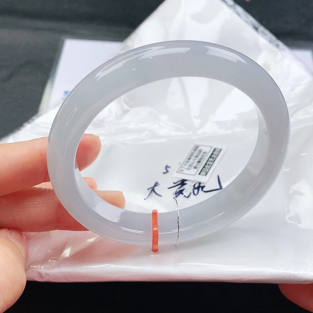 翡翠手镯未镶嵌天然翡翠手镯