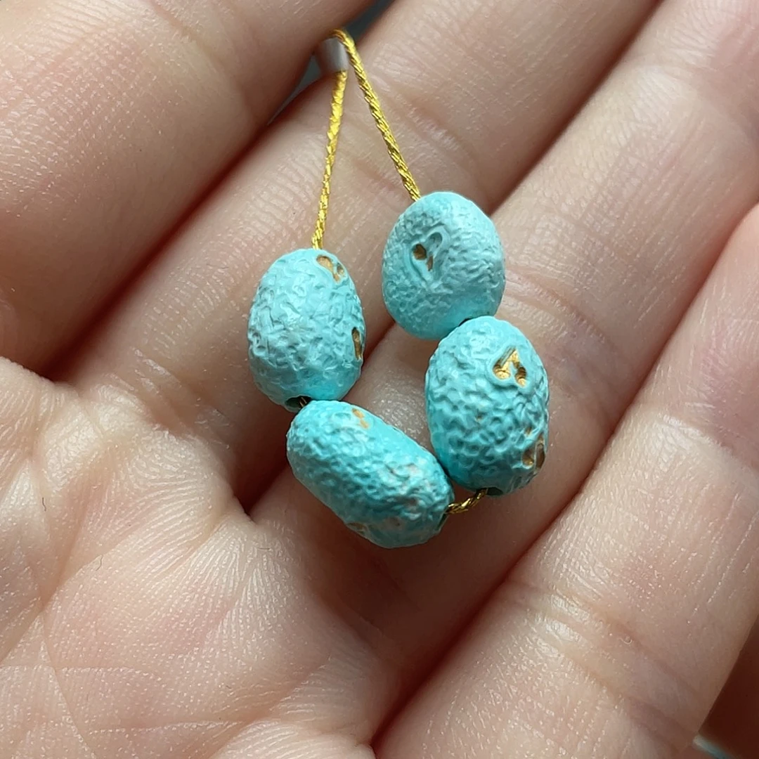 绿松石未镶嵌颈饰