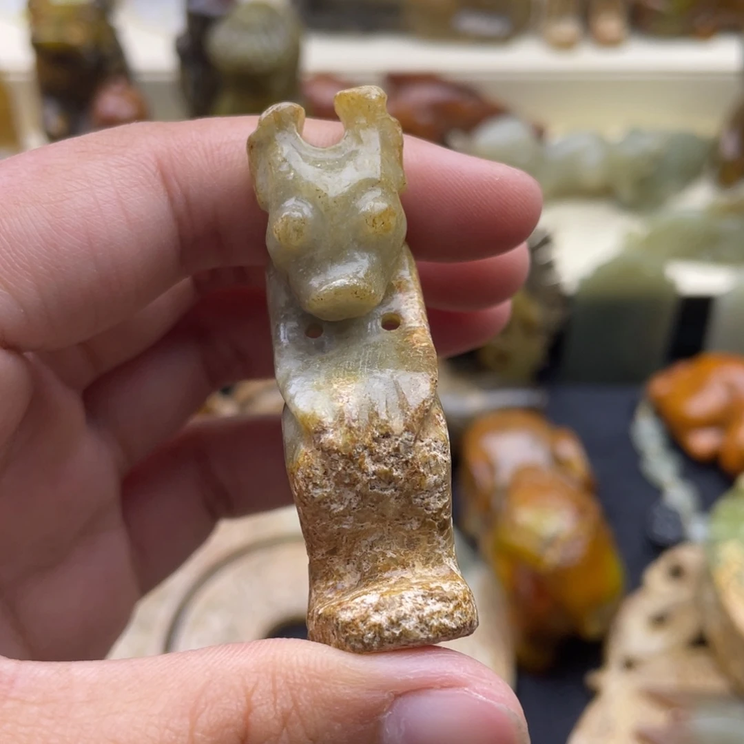 蛇纹石玉未镶嵌颈饰