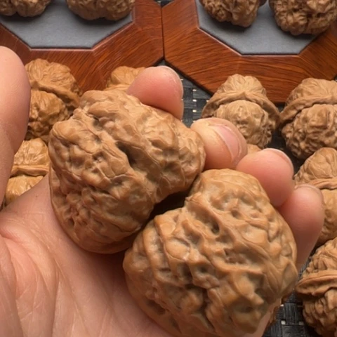 文玩核桃把件姚*宇边40左右