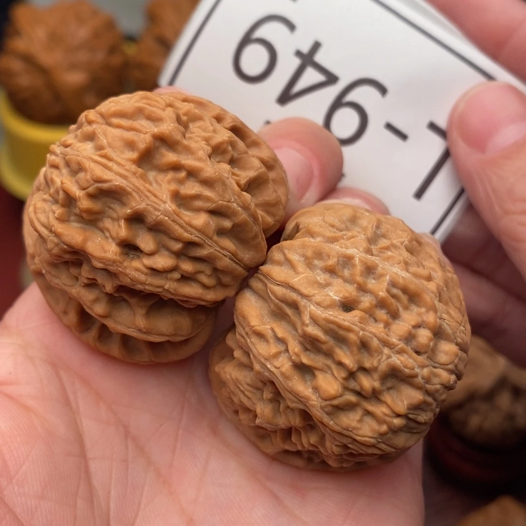 文玩核桃把件狮子头38….