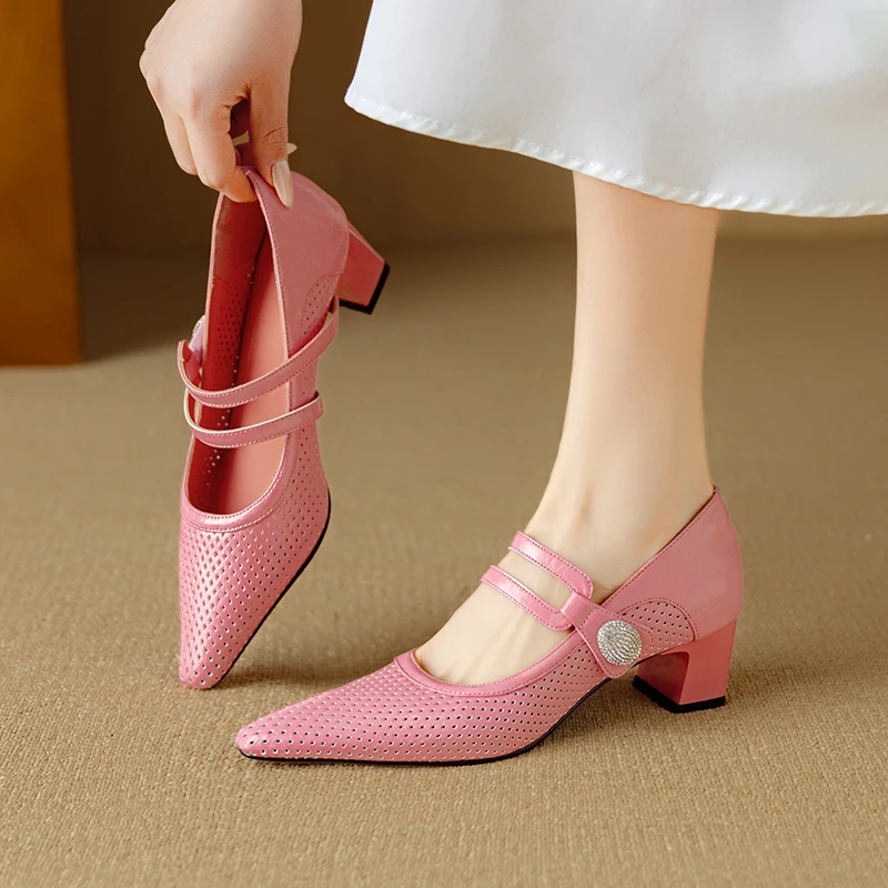 5.5cm法式复古风镂空玛丽珍鞋粗跟春夏百搭尖头小皮鞋配裙子中跟