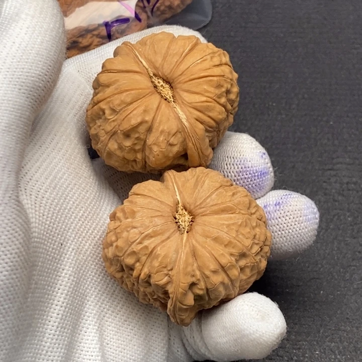 文玩核桃把件一**睛南瓜墩