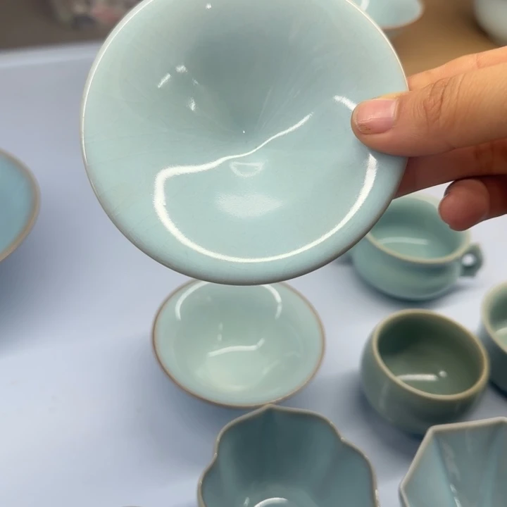 微瑕天青手工斗笠杯