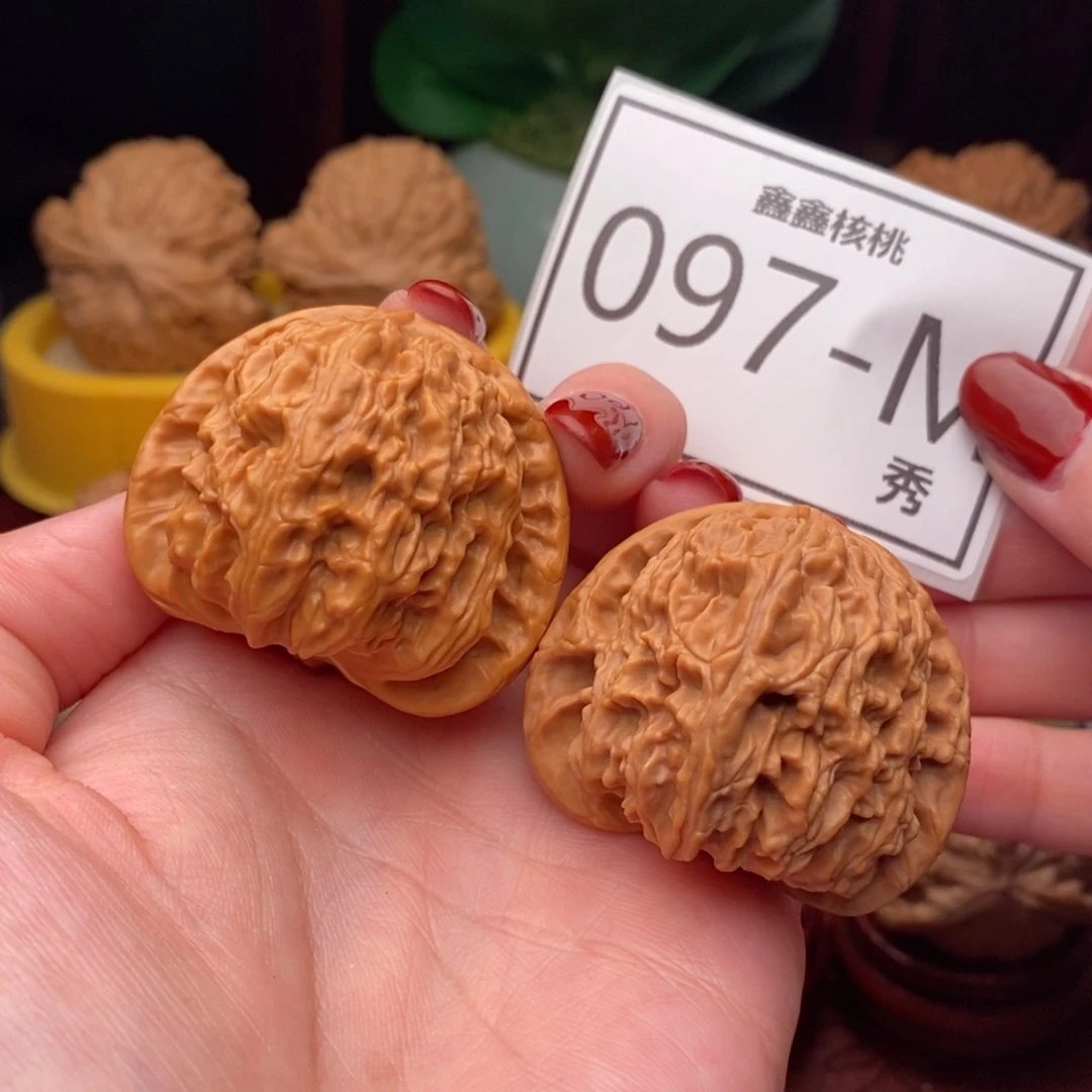 文玩核桃把件白狮42