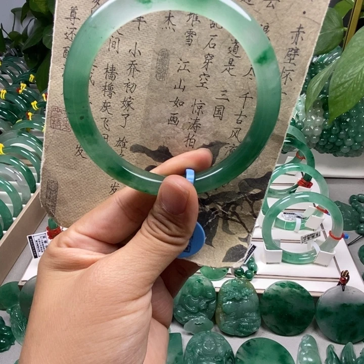 未镶嵌手镯石英质玉