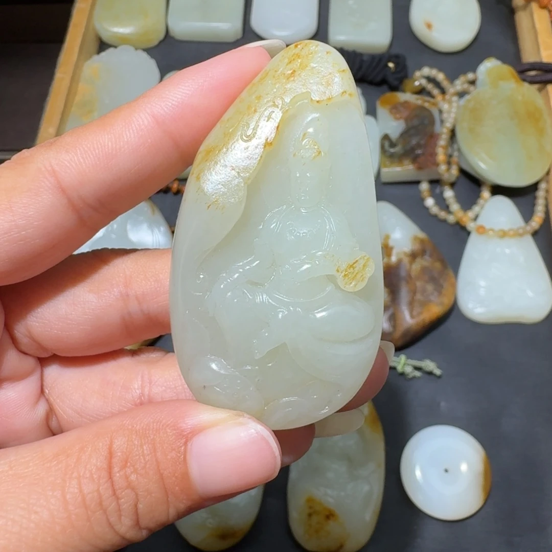 和田玉未镶嵌颈饰