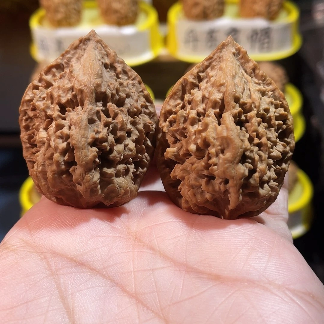 文玩核桃吊坠蚂蚁纹