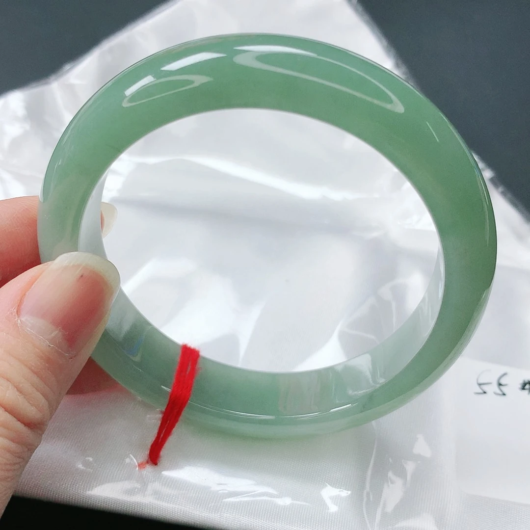 翡翠手镯未镶嵌缅甸天然A货翡翠