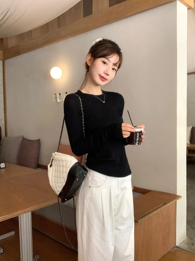 正肩秋冬圆领修身显瘦打底衫长袖女复古御姐风基础款t恤百搭上衣