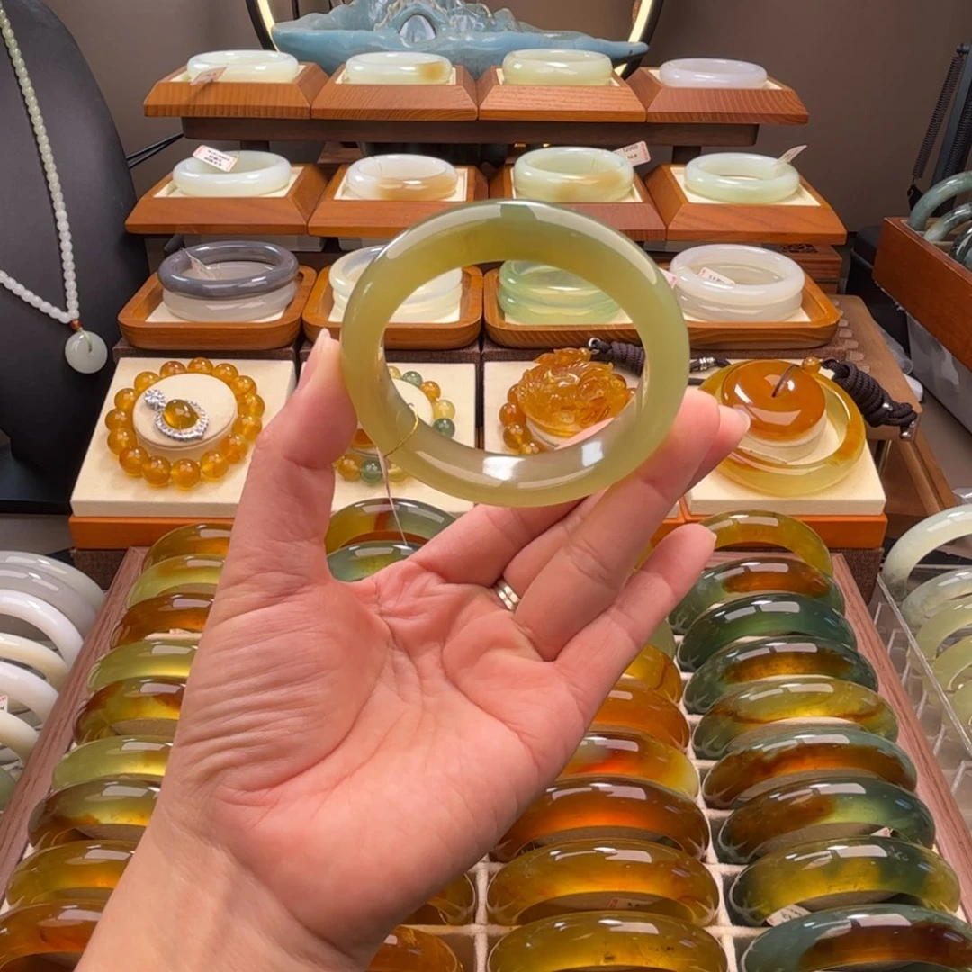 蛇纹石玉未镶嵌手镯60