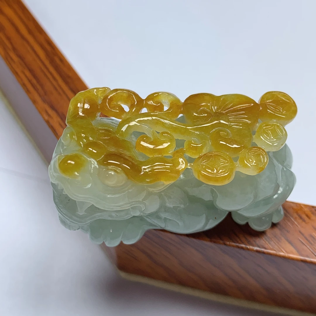 缅甸A货天然翡翠貔貅吊坠黄翡特色款貔貅挂件