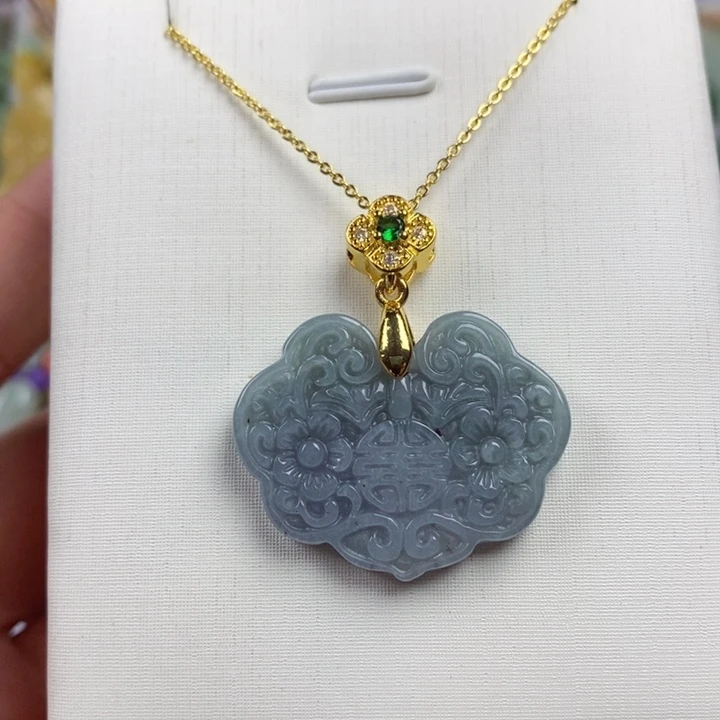 翡翠未镶嵌吊坠(赠链)
