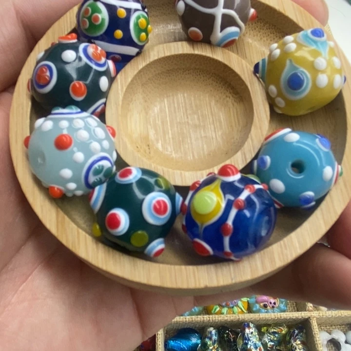 颈饰琉璃蜻蜓眼 卡18