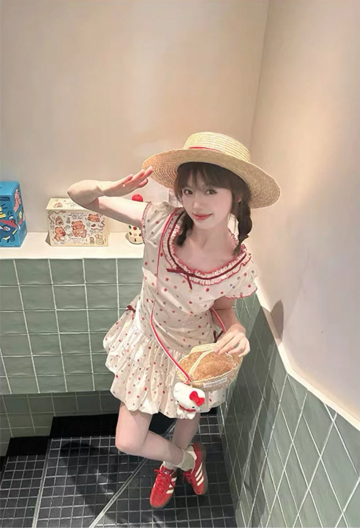 奶糖~【梦核甜心】夏季新款少女彩色小波点低腰泡芙碎花连衣裙