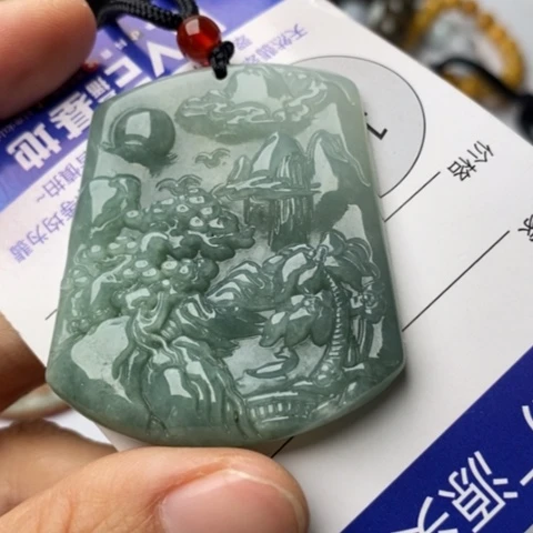 翡翠颈饰未镶嵌翡翠