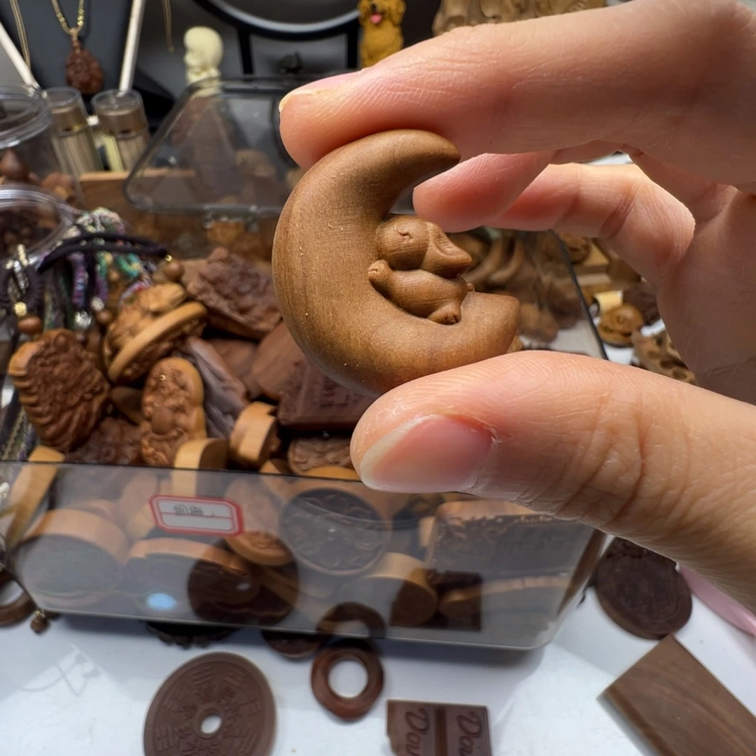 檀香木月亮兔老山檀