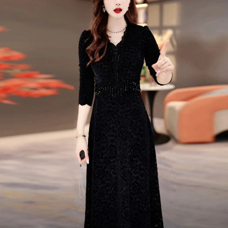 轻奢高贵气质裙子女装新款冬季2025爆款高级感洋气显瘦打底连衣裙