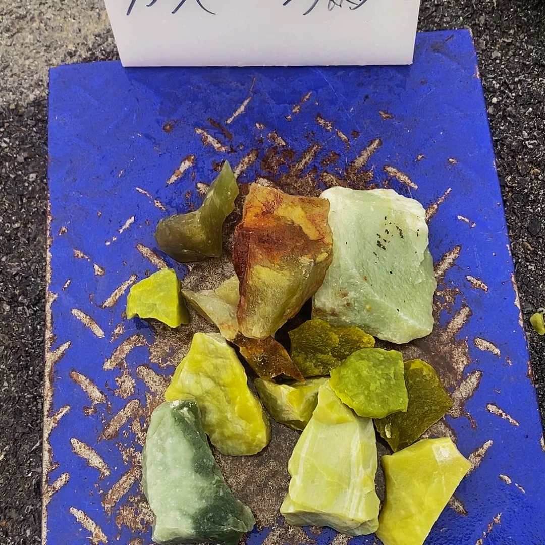 岫玉未镶嵌岫玉原石