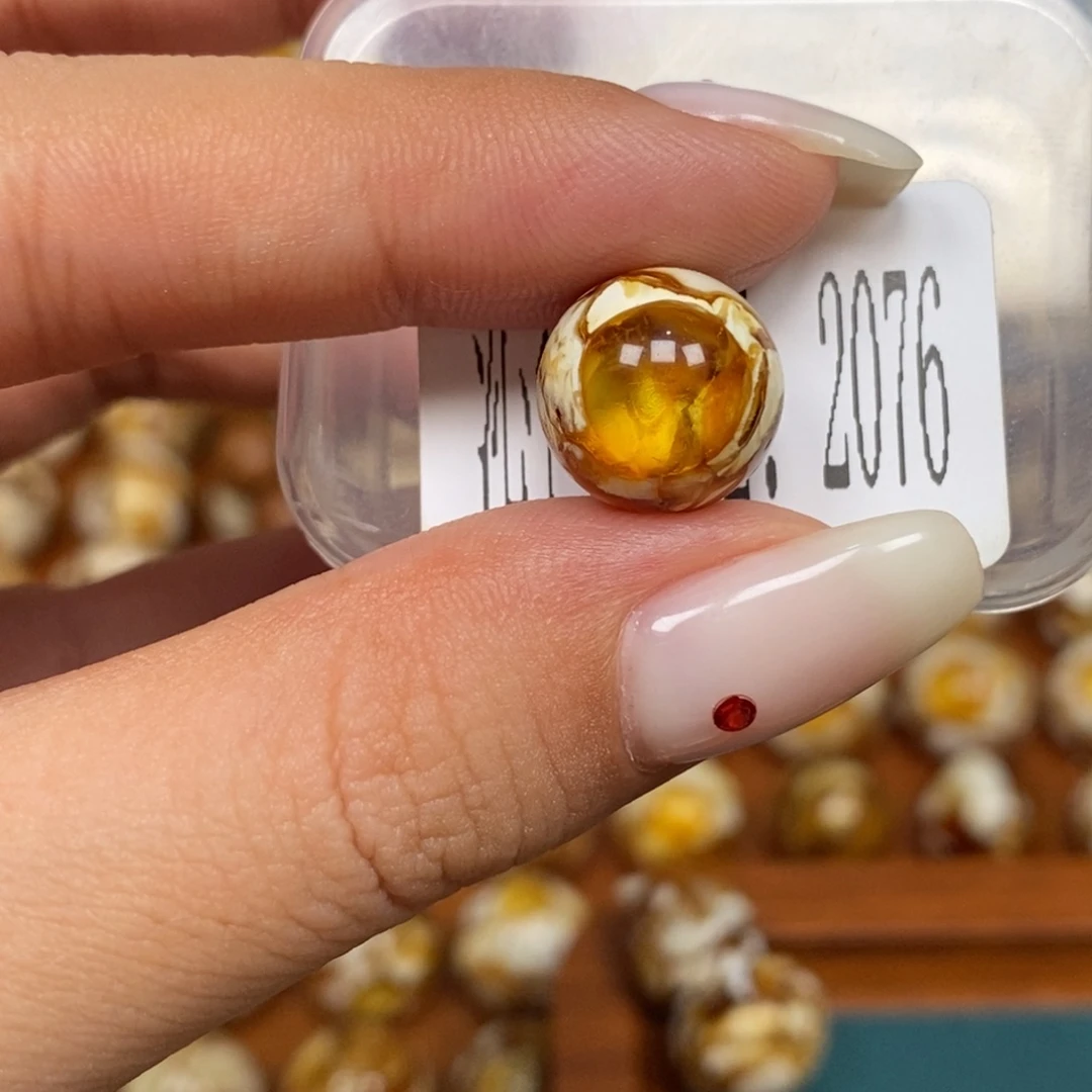 蜜蜡未镶嵌珠宝奇石2076