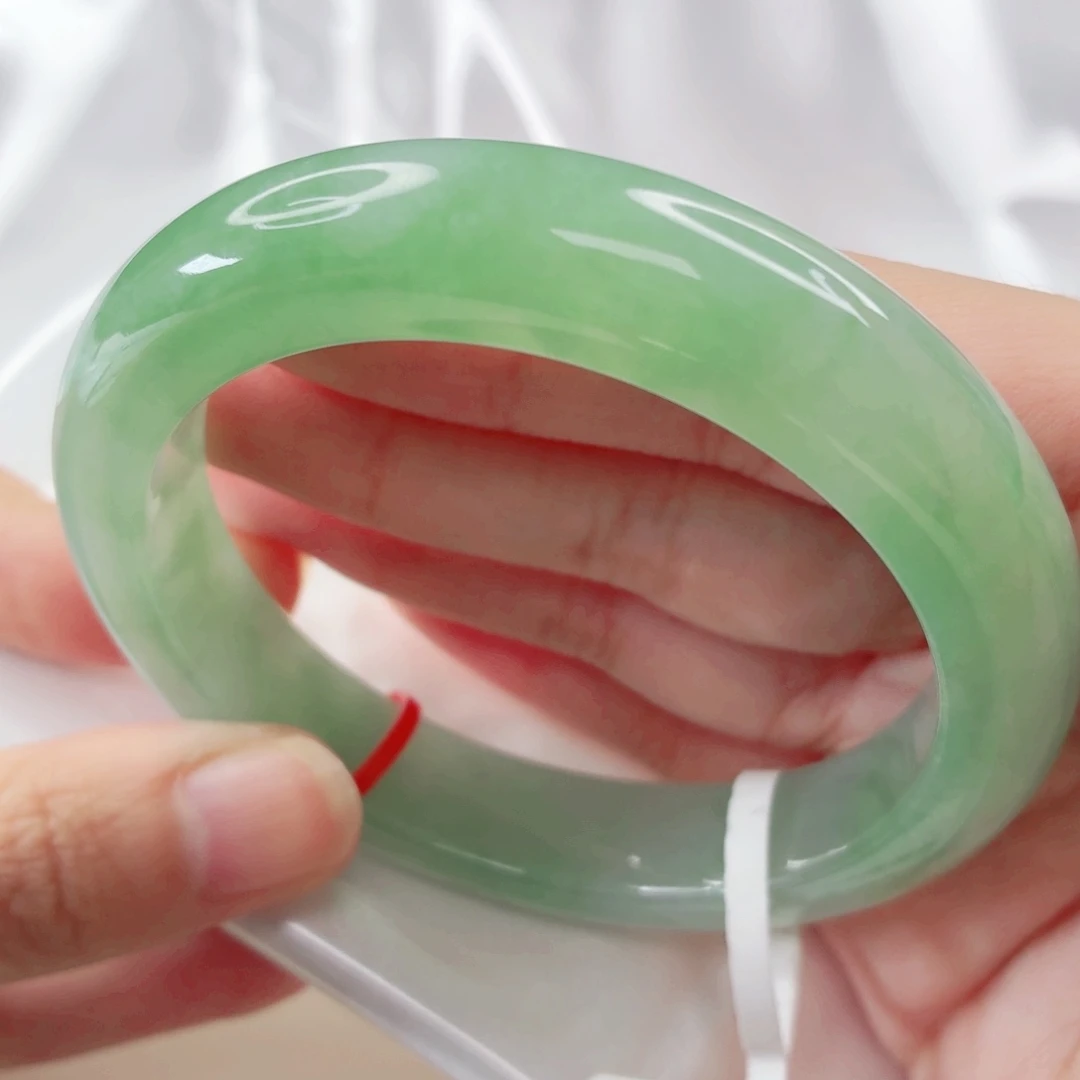 翡翠未镶嵌手镯正圈54.5