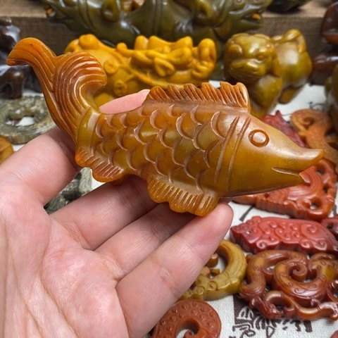 未镶嵌蛇纹石玉颈饰