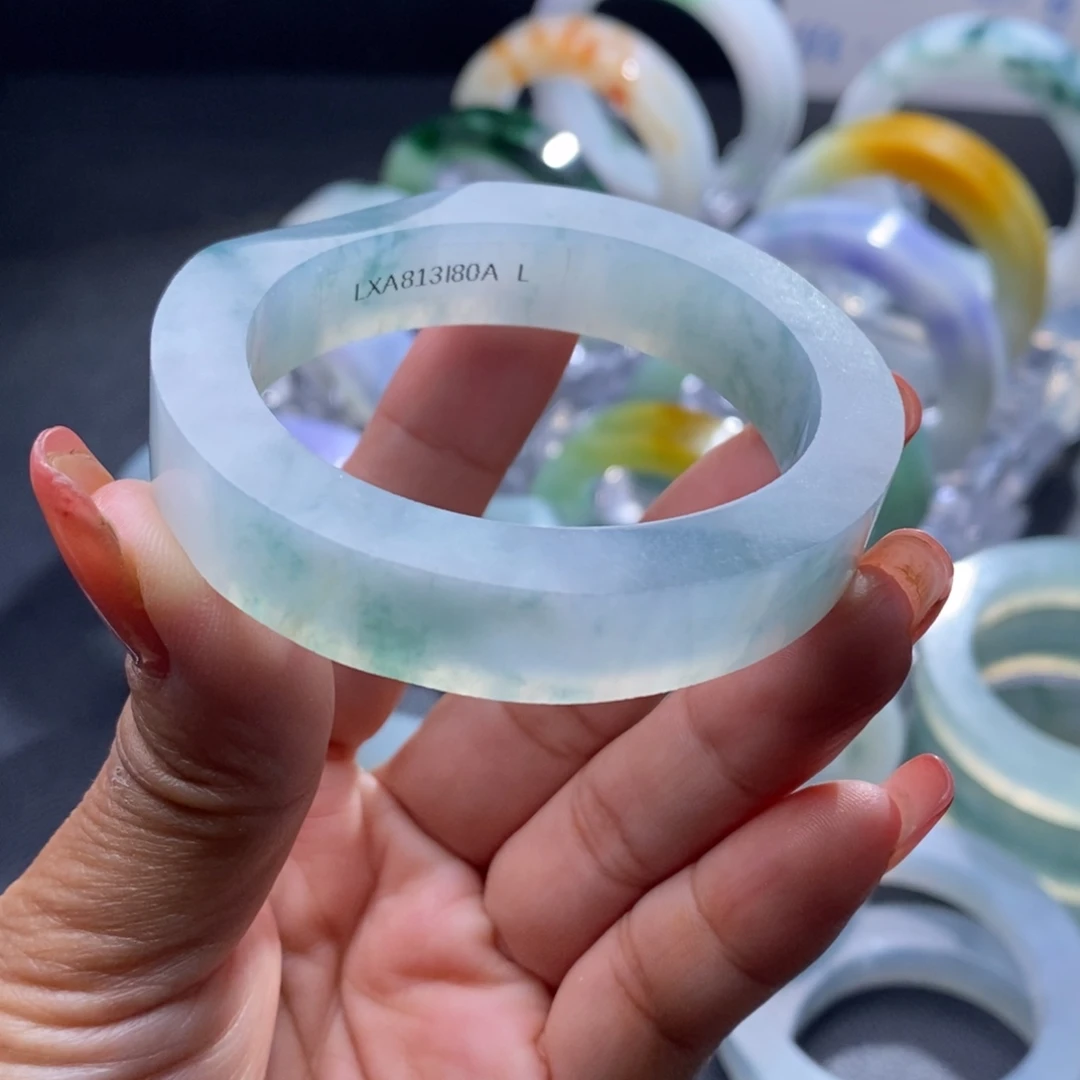 定制翡翠未镶嵌翡翠手镯