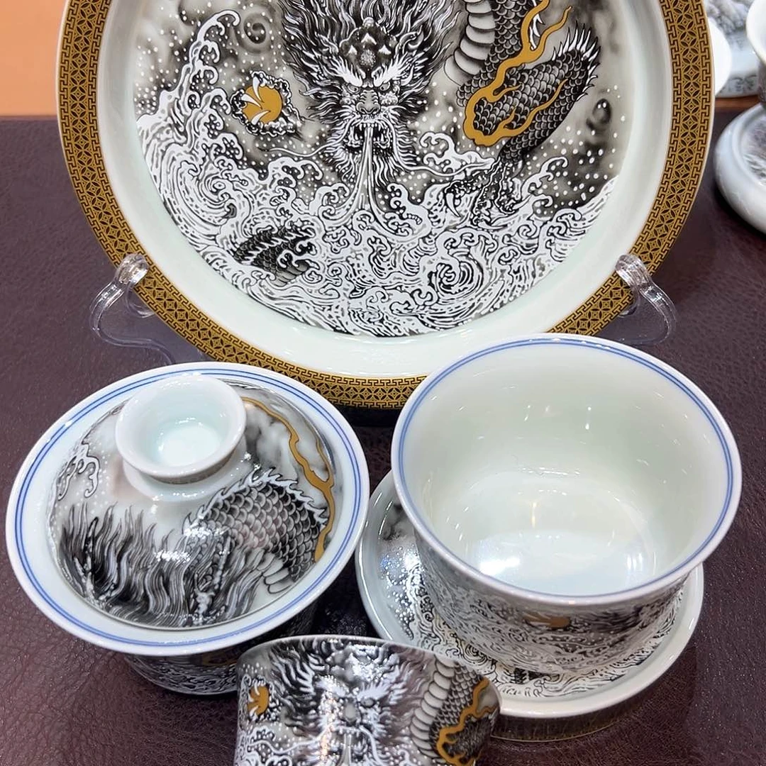 摆件景德镇陶瓷学院等单位联合举办了多