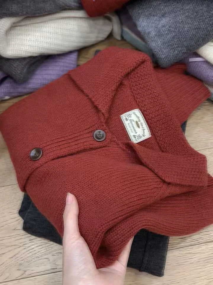 七言家 高品！绯红翻领毛衣开衫2