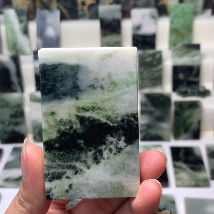 独山玉颈饰未镶嵌M*R