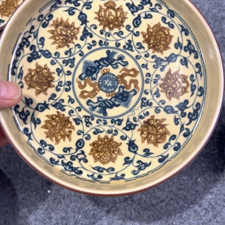 瓷片釉里金缠枝莲大壶承微
