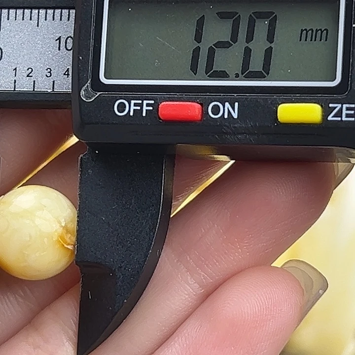 蜜蜡未镶嵌裸石微瑕441