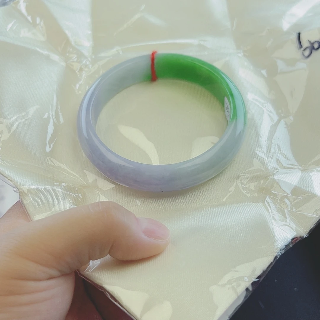 翡翠手镯未镶嵌微包容32
