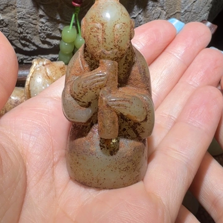 用***4颈饰未镶嵌和田玉（糖玉）